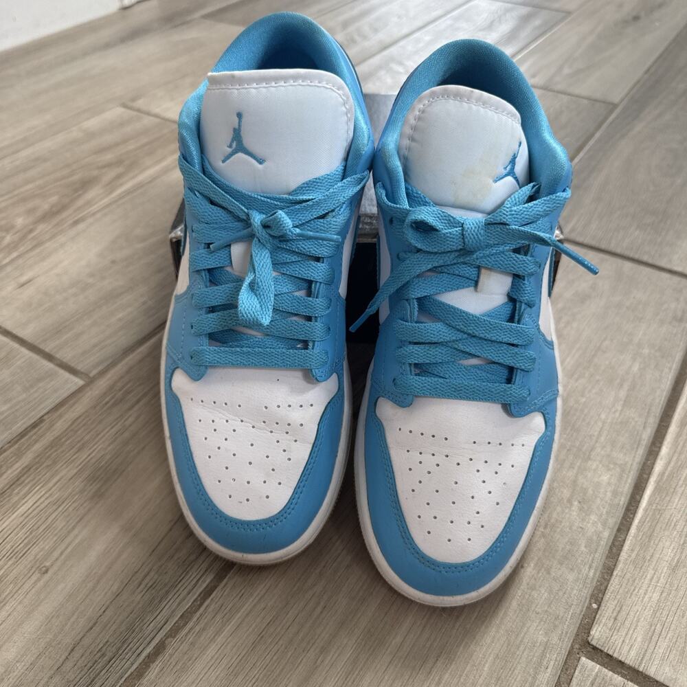 Size 8 Nike Air Jordan 1 Low White Powder Blue Gum Women Sneakers DC0774-104 - Picture 4 of 8